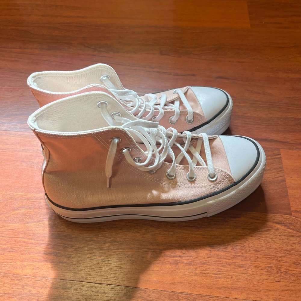 Trendy High-Top Sneakers in Pink and White